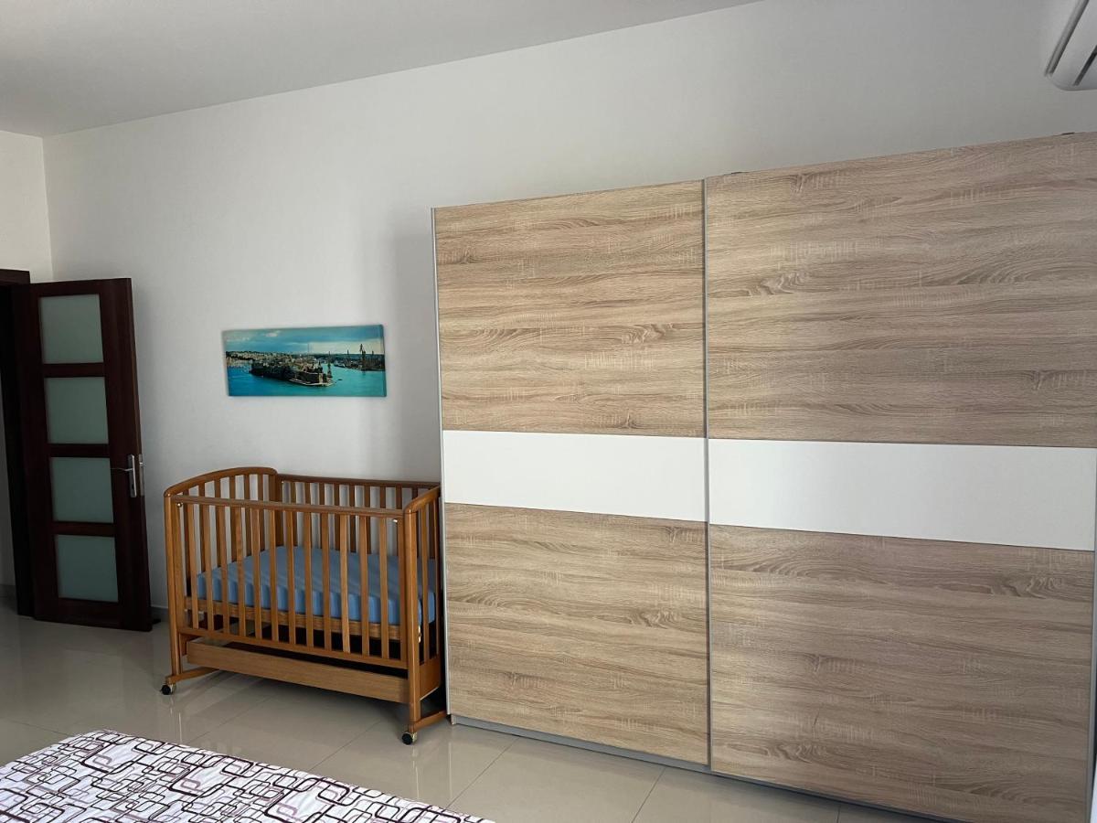 Claire'S Court Apartamento Marsaxlokk Exterior foto